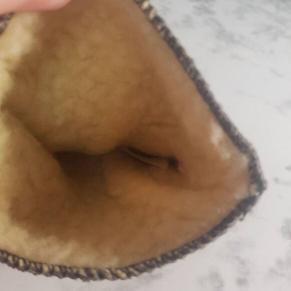 Gray Gloves  - Picture 6 of 7